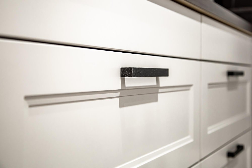 DreamLine Lioher CabinetsDreamLine Lioher Cabinets